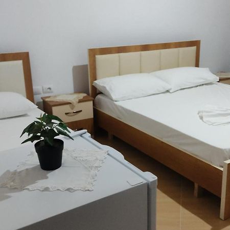 Dino Guest House Gjirokaster Luaran gambar