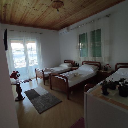 Dino Guest House Gjirokaster Luaran gambar