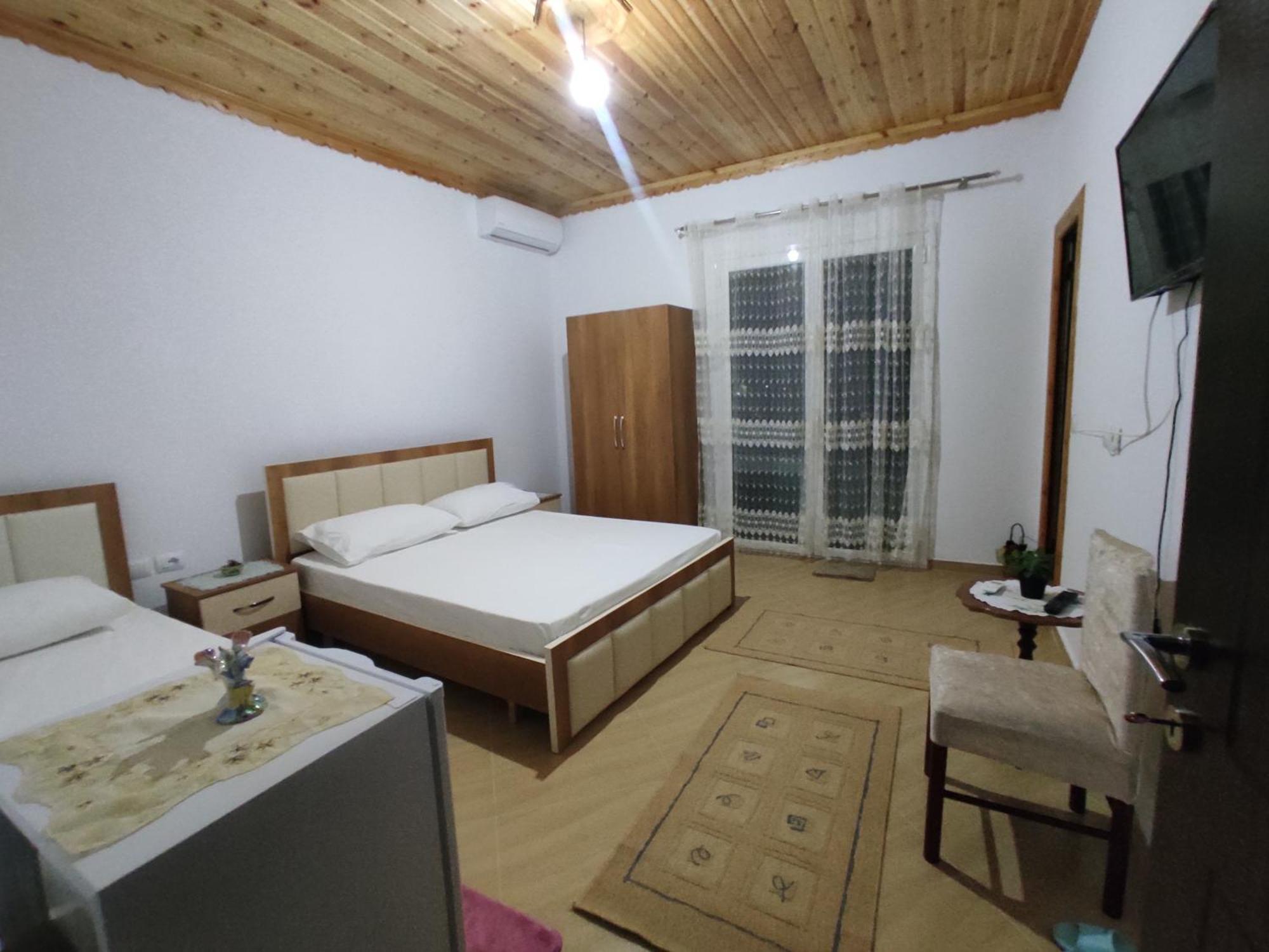 Dino Guest House Gjirokaster Luaran gambar