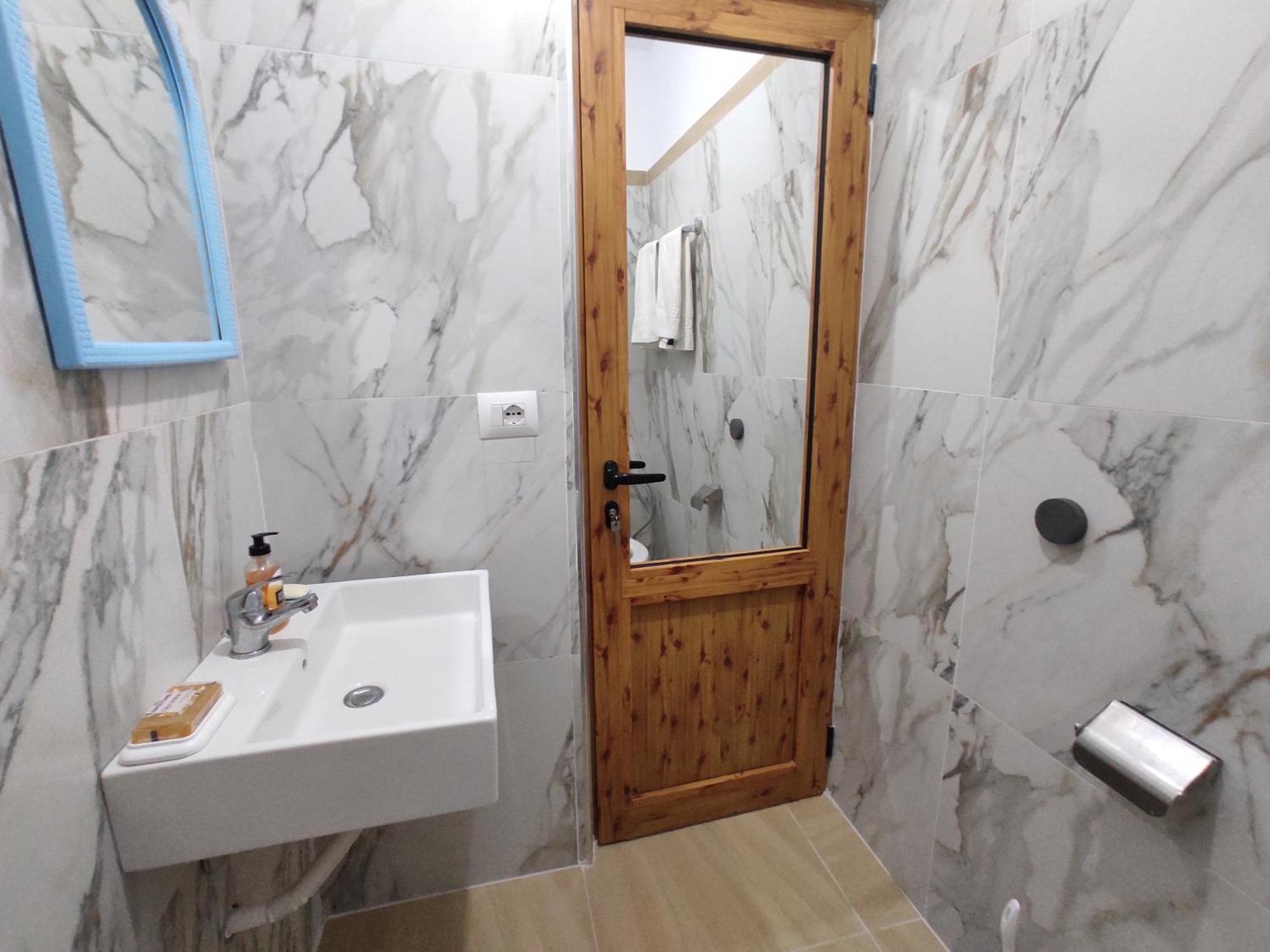 Dino Guest House Gjirokaster Luaran gambar