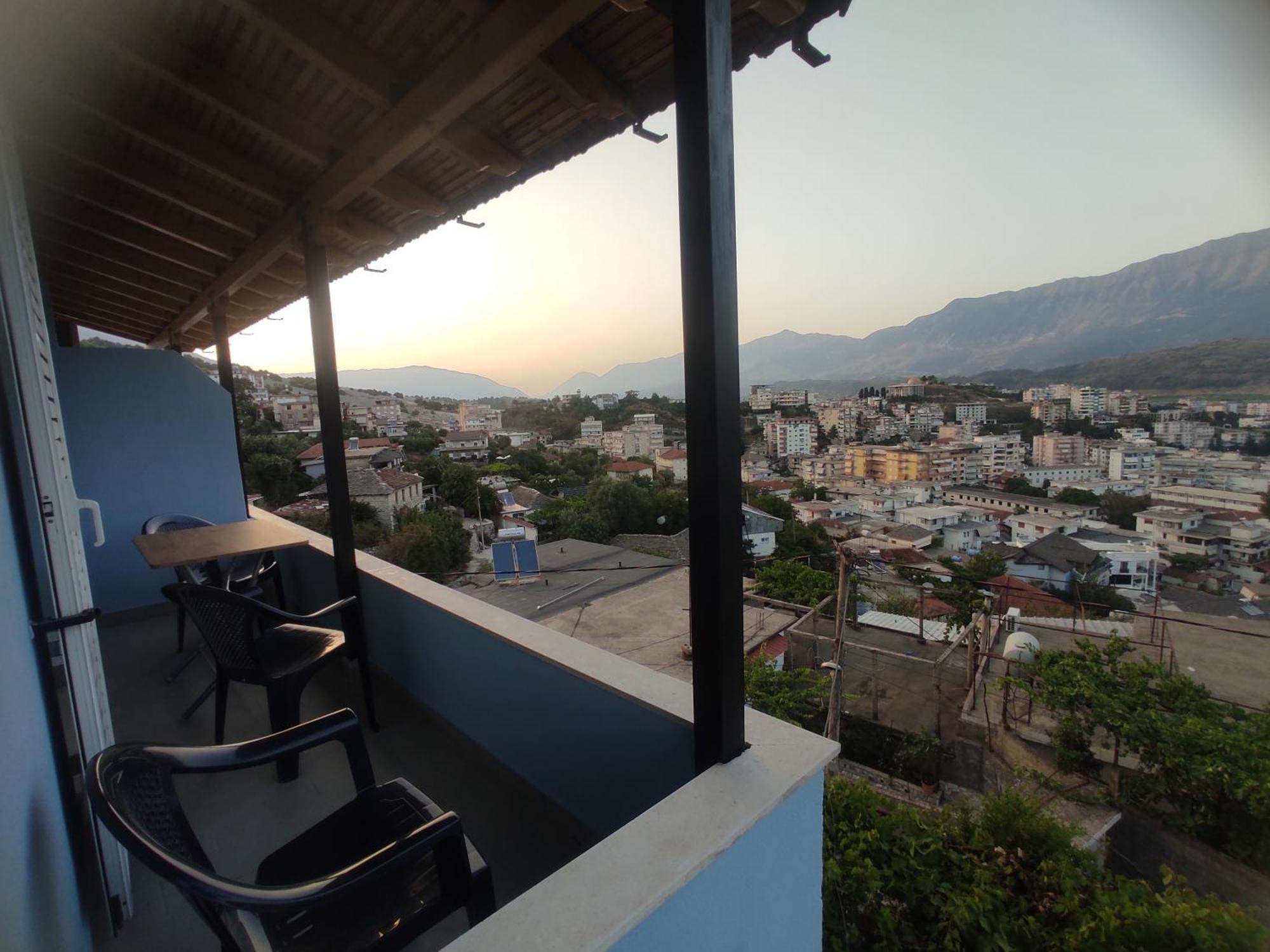 Dino Guest House Gjirokaster Luaran gambar