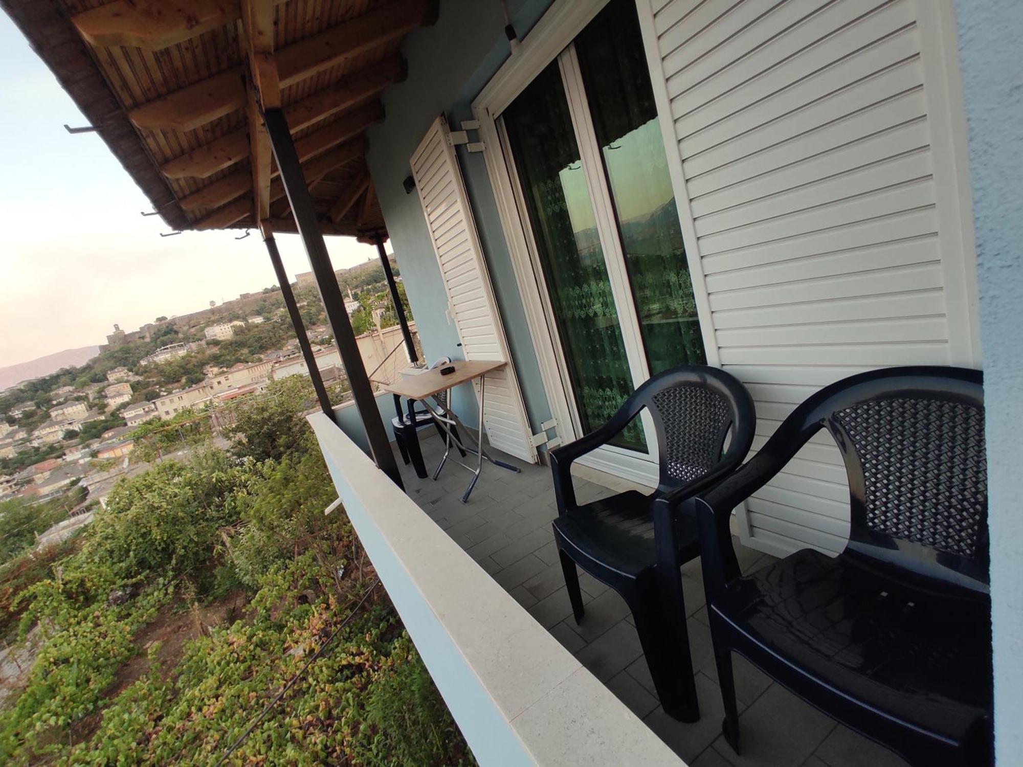 Dino Guest House Gjirokaster Luaran gambar