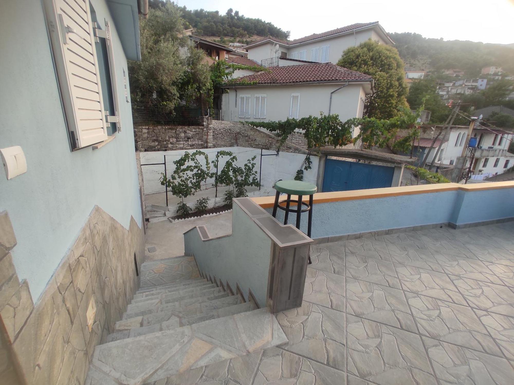 Dino Guest House Gjirokaster Luaran gambar